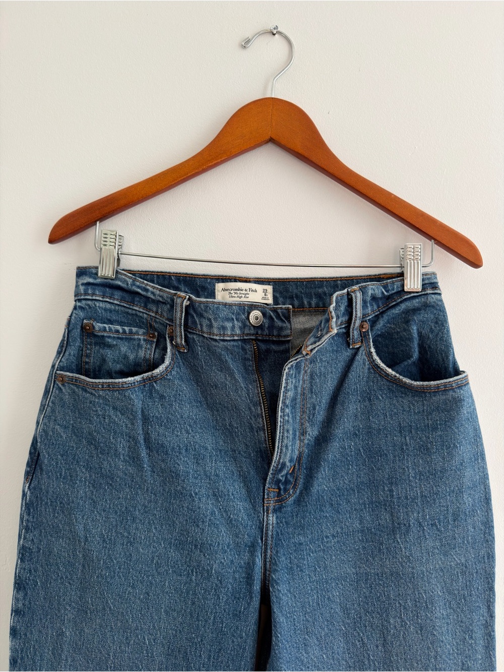 Abercrombie & Fitch 90’s Straight Ultra High-Rise Size 29/8